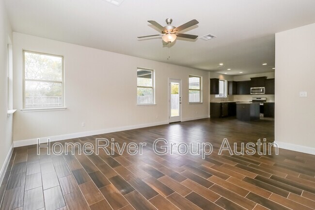 Foto del edificio - 145 Blue Oak Blvd