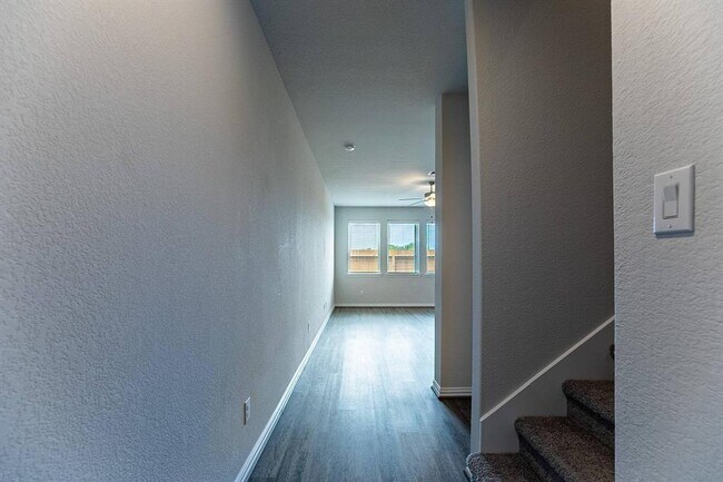 Foto del edificio - 7115 Elgin St