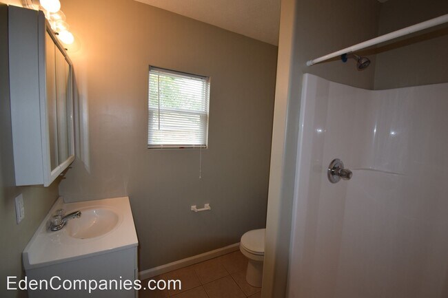 Building Photo - 6 br, 3 bath House - 295 American Ave