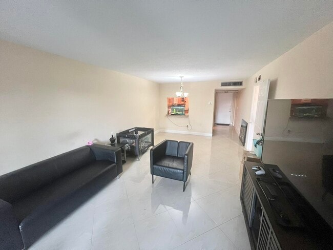 Foto del edificio - 9430 Tangerine Pl