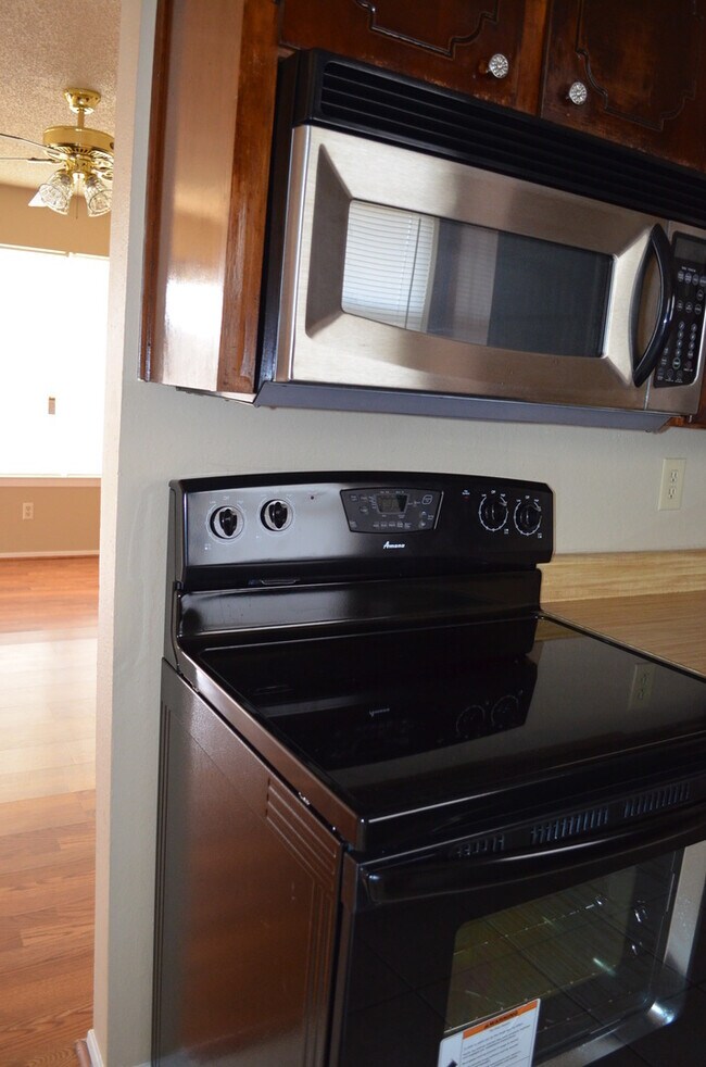 Foto del edificio - Great 3 bedroom in Killeen with washer and dryer connections and brand new carpet.