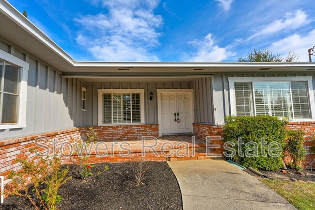Building Photo - 1090 Livorna Rd