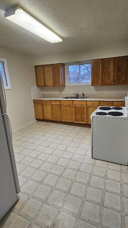 Building Photo - 11076 Main St