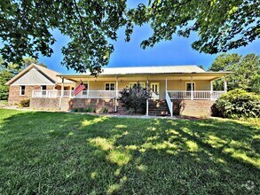 Building Photo - 3000 Old Railroad Bed Rd