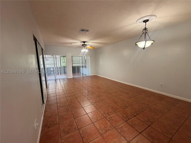 Foto del edificio - 8380 SW 154th Ave