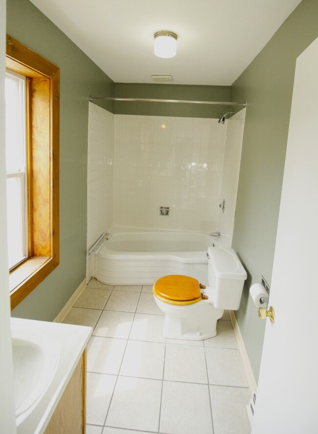 Baño - 406 Jackson St
