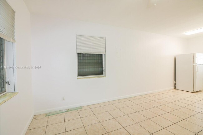 Foto del edificio - 1727 Fletcher St