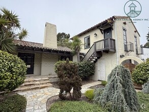 Building Photo - 1104 Arroyo Dr