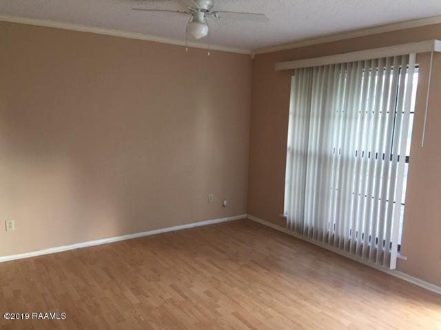 Foto del edificio - 106 Village Ln