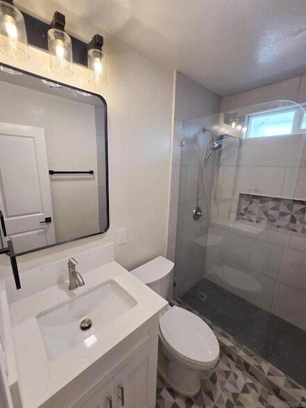Foto del edificio - 2132 E 5th St