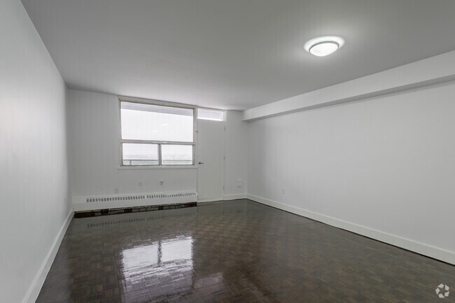 1 chambre, 1 salle de bain - 749 pi² - Salon et salle à manger - 2450 & 2460 Weston Rd