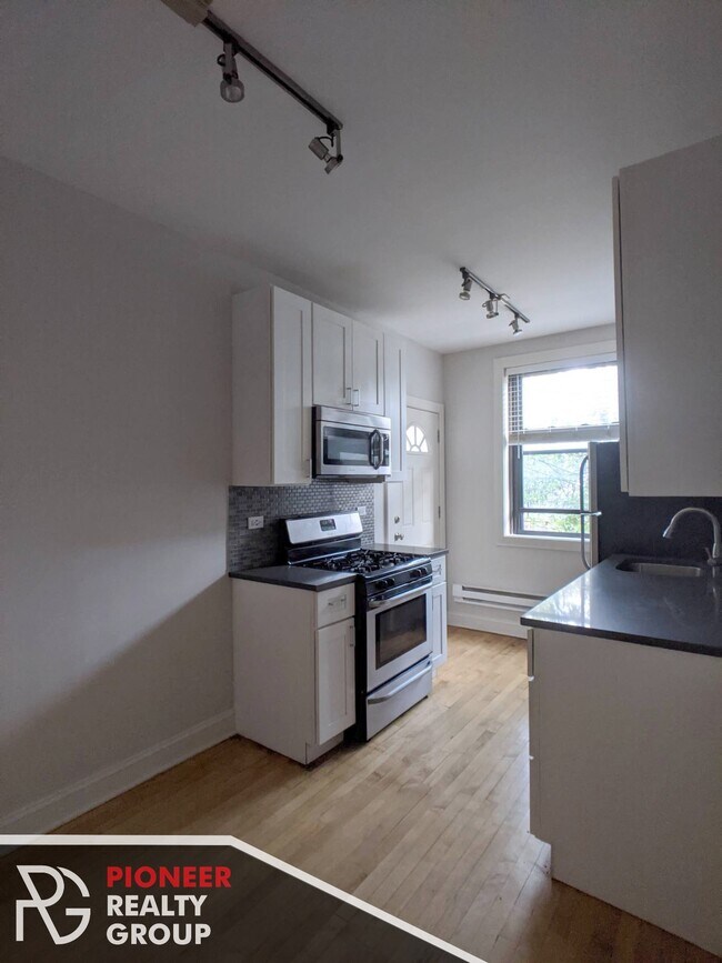 Foto del edificio - 2329 N Rockwell St