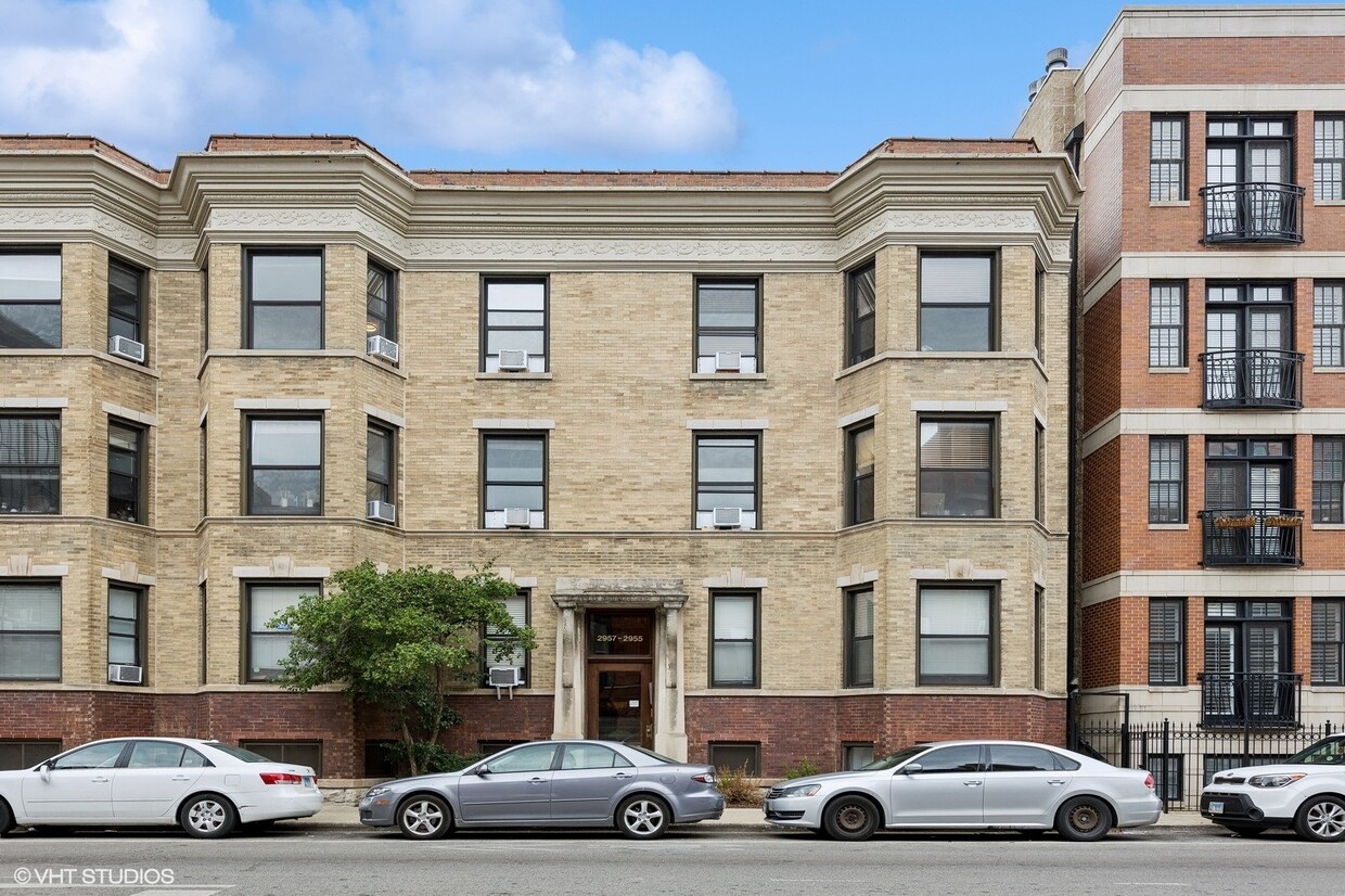 2957 N Halsted St Unit 3, Chicago, IL 60657 - Condo for Rent in Chicago ...