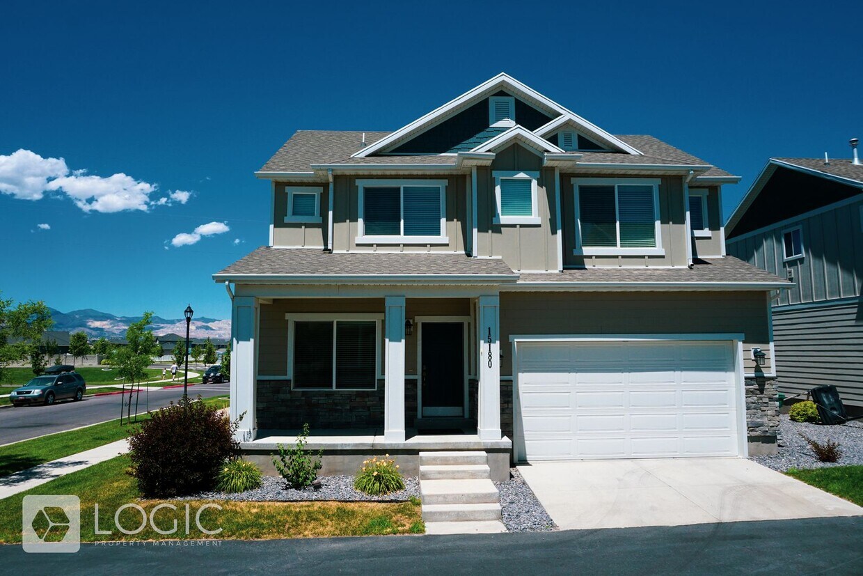 Primary Photo - Gorgeous Home in Bluffdale!
