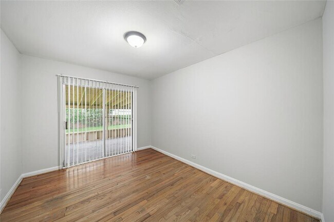 Building Photo - 6730 E Bayou Dr