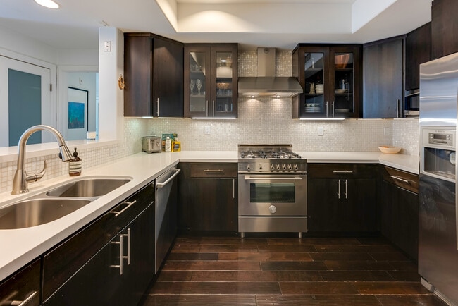 Building Photo - 12020 Guerin St