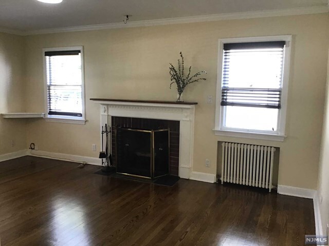 Foto del edificio - 32 Levitt Ave