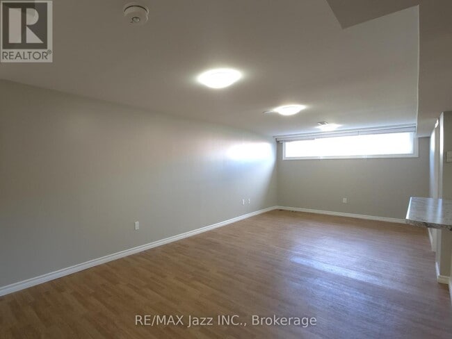 Building Photo - 127 Lupin Dr