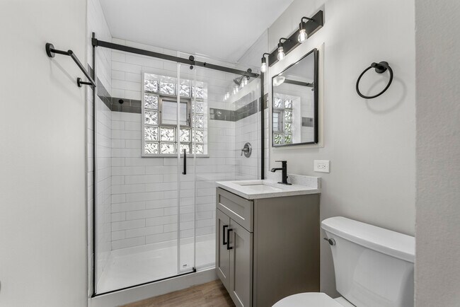 Foto del edificio - 740 E North Broadway St