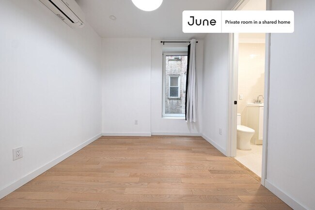 Foto del edificio - Room in Shared 4 bed/2 bath home