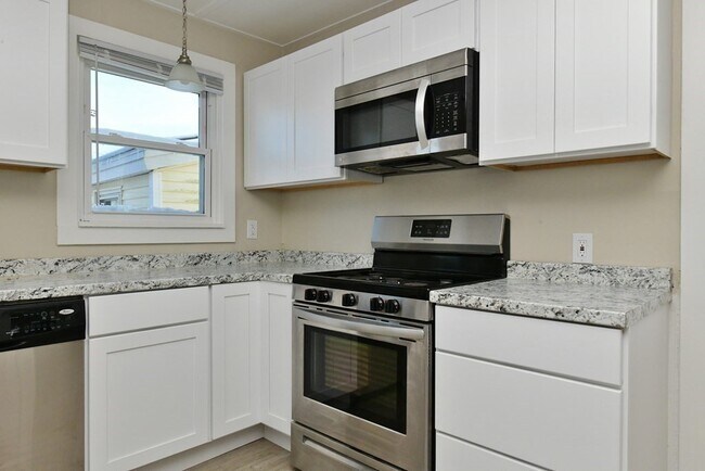 Building Photo - 21 12th St