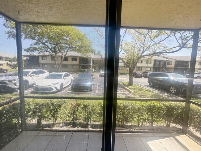 Building Photo - 523 Trace Cir