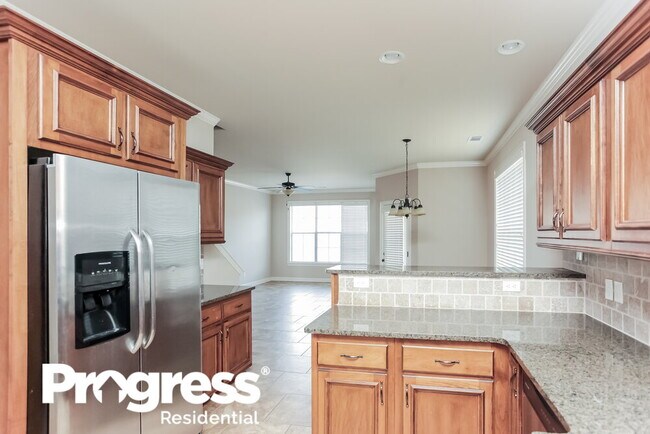 Building Photo - 9658 Woodland Creek Cove