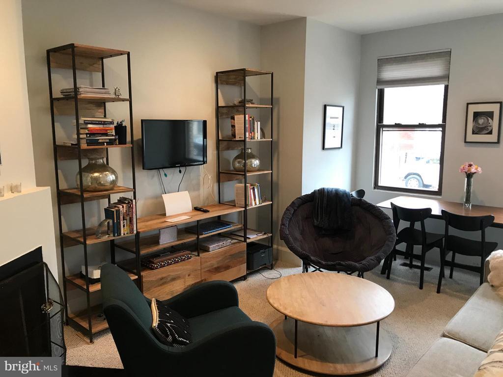 Foto principal - 1318 35th St NW