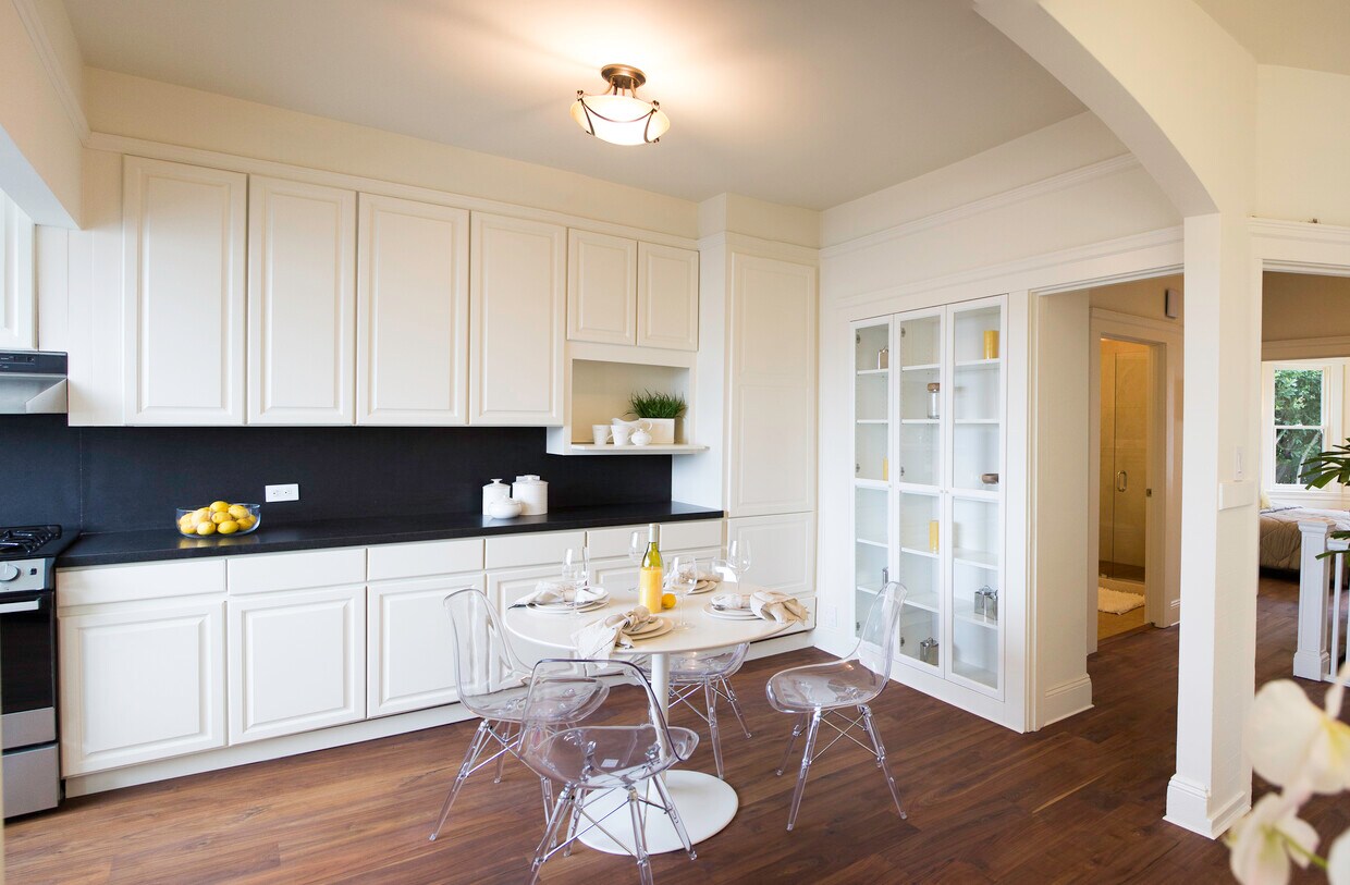 Foto general del edificio, no de una unidad específica. - 1114 Montgomery St