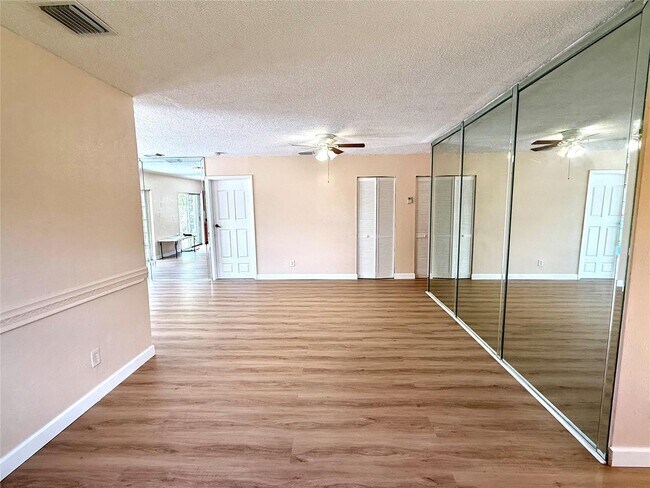Building Photo - 20751 NW 30th Ct