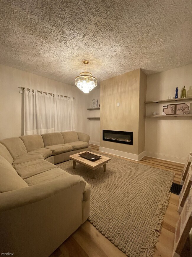 Foto del edificio - 5 br, 2 bath House - 2933 Boulevard Place 1