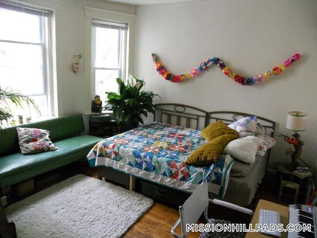 Building Photo - 49 Worthington St