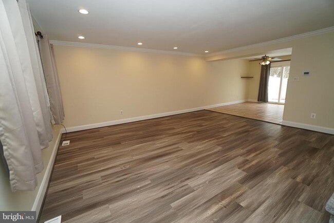 Building Photo - 915 Arch St