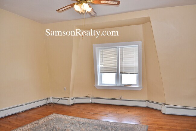 Building Photo - 157 Ives St