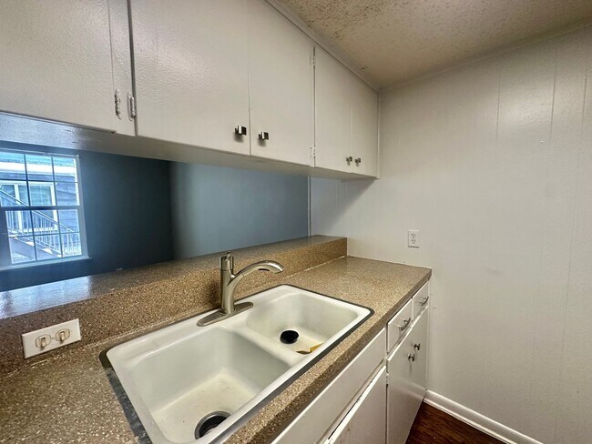 Foto del edificio - 1 BED 1 BATH IN AUSTIN TX!