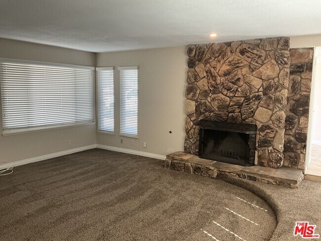 Foto del edificio - 19125 Ottawa Rd