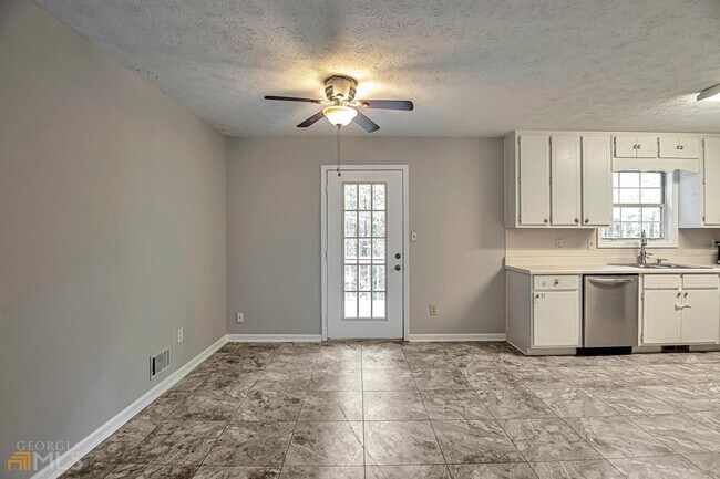 Foto del edificio - 4827 Oakwood Ct