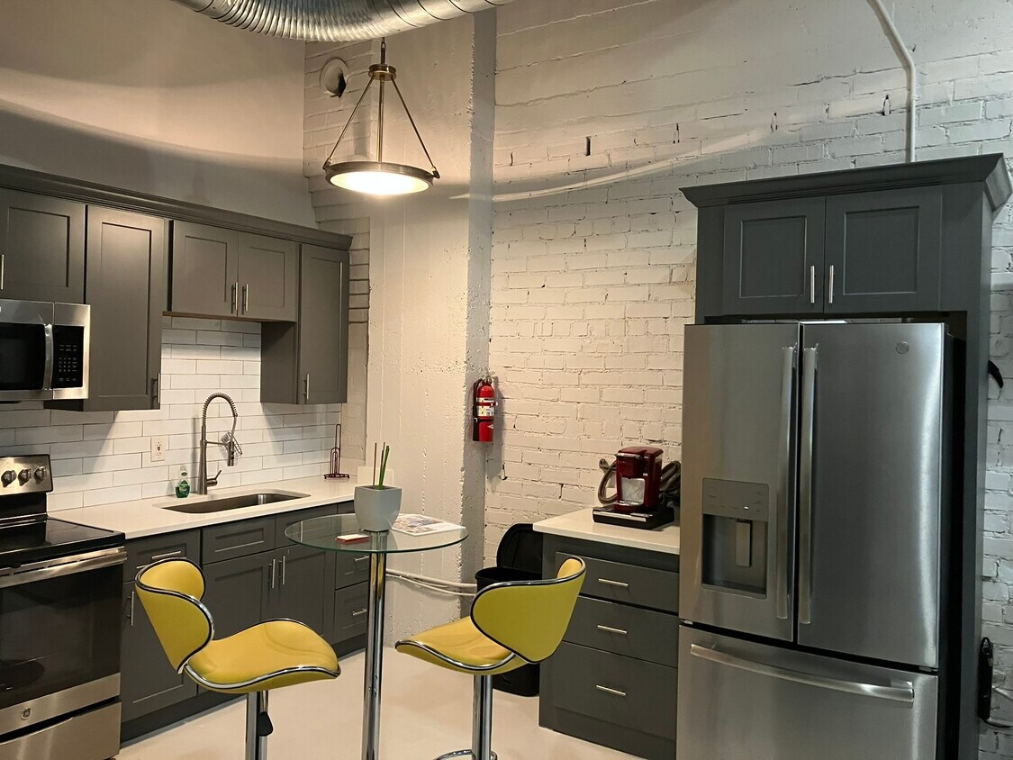 Foto principal - 2329 1st Ave N