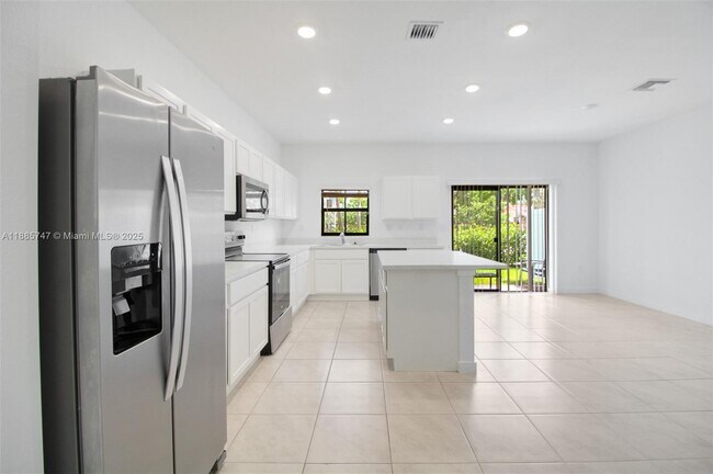 Foto del edificio - 896 NW 3rd Terrace