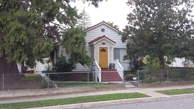 Building Photo - 332 Earl Ave