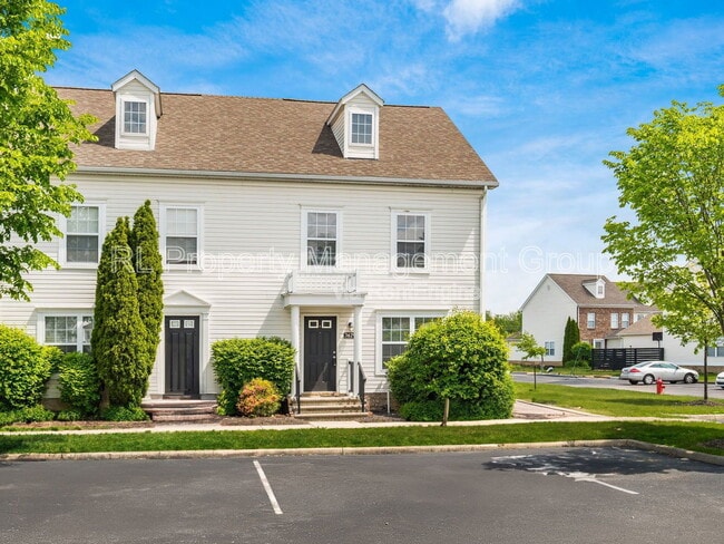 Building Photo - 3679 Bracknell Forest Dr