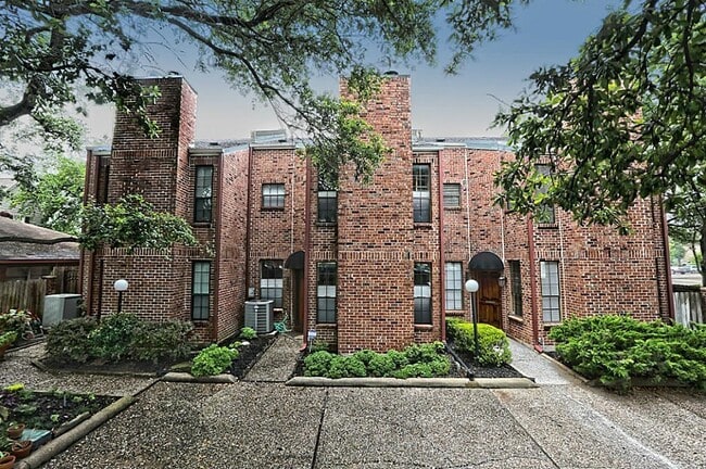 Building Photo - 2602 W Holcombe Blvd