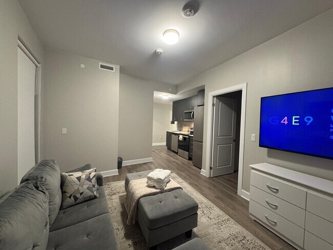 Building Photo - 2 Bed Condominium in Oakville