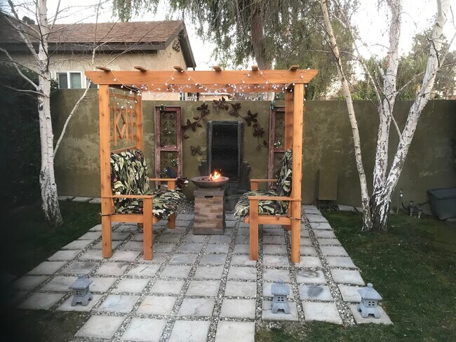 Foto del edificio - 2800 Tola Ave