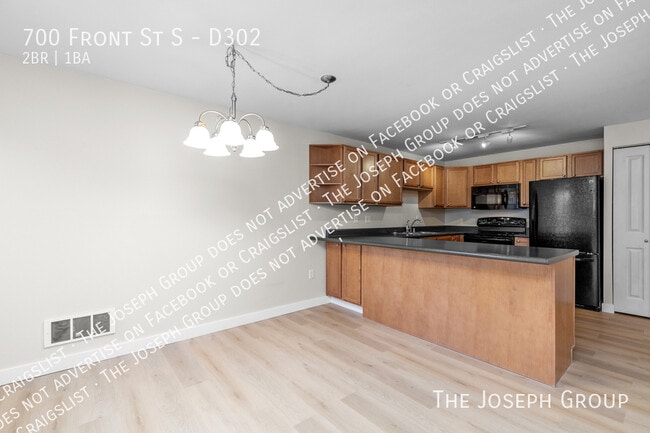 Building Photo - 700 Front St S