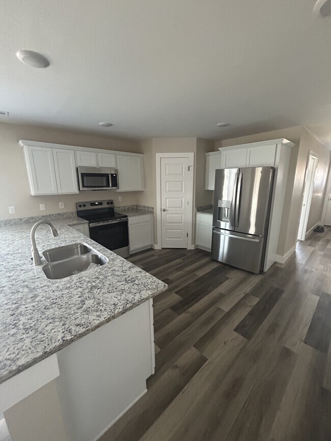 Building Photo - 119 Poplar St