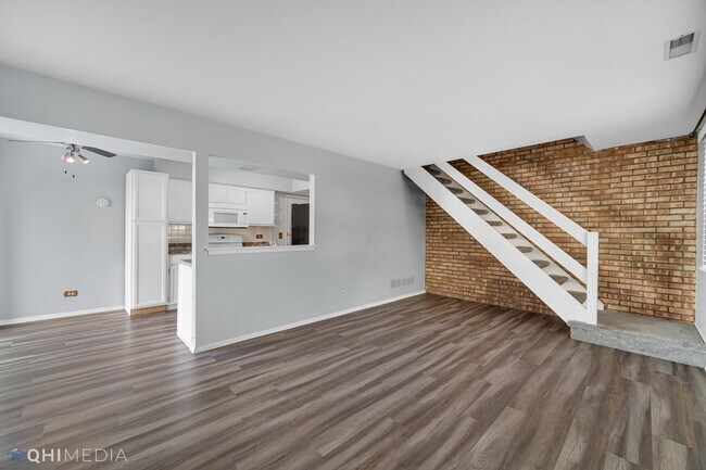 Building Photo - 325 Marcia Ct