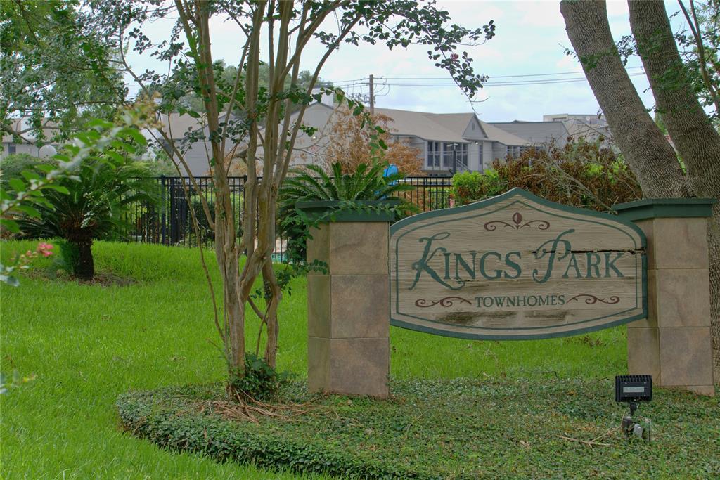 Primary Photo - 17822 Kings Park Ln