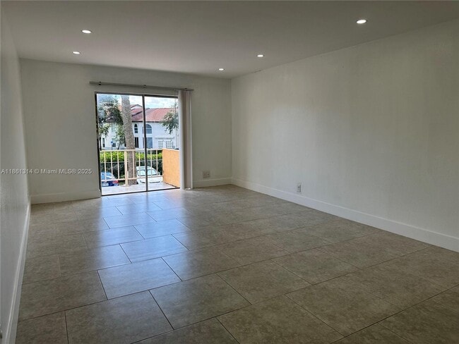 Foto del edificio - 17901 NW 68th Ave