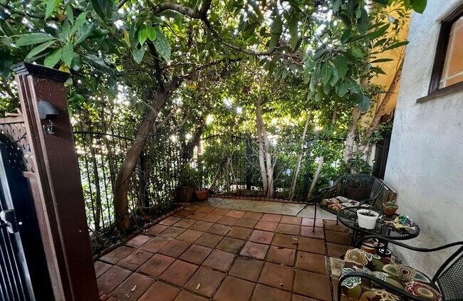 Foto del edificio - 934 N Ogden Dr